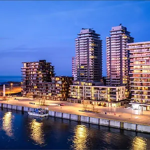 central-park-tower-sea-view-residence-with-pool-and-gym.hotelsghent.com/
